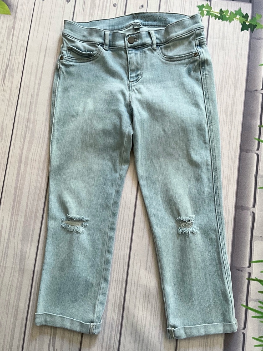 NY & Co Legging Crop Distressed Jeans, Size 4